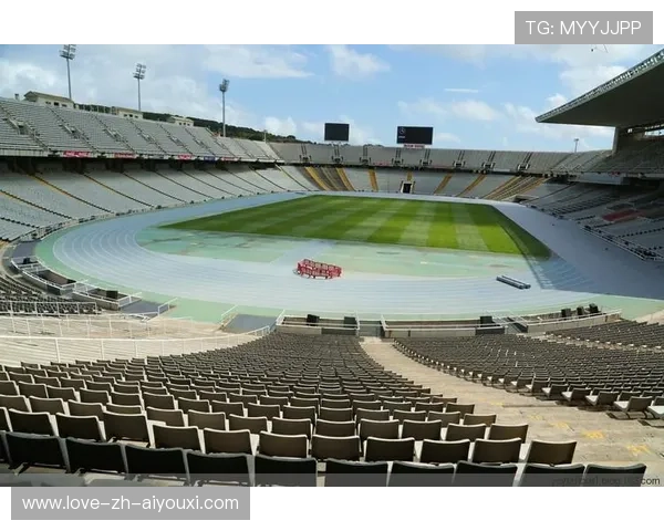 巴塞罗那纵深配合稳健,年轻面貌更具冲击